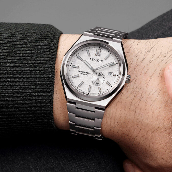 Reloj Citizen Super Titanium Blanco NJ0180-80A - Imagen 2