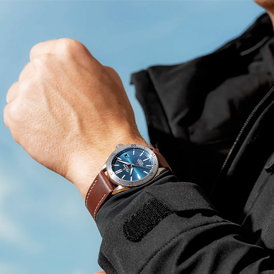 Reloj Alpina Alpiner 4 Cuero Esfera Azul AL-525N4AQ6 - Imagen 2